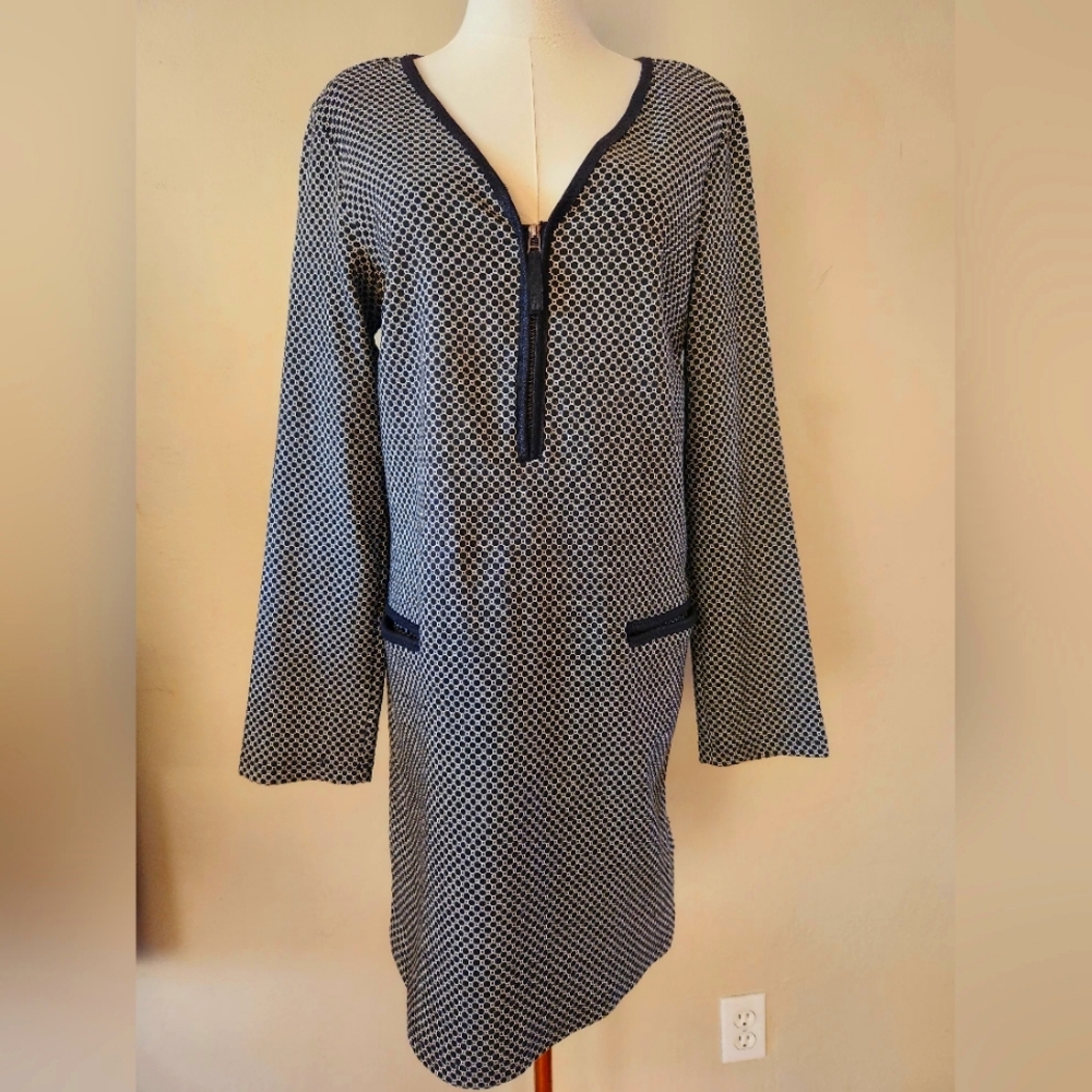 Max Studio knit long sleeve shirt/ dress, Black/White check. Size M
